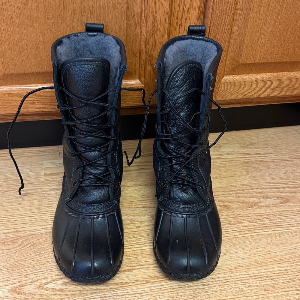 LL Bean Made in Maine shearling boot black